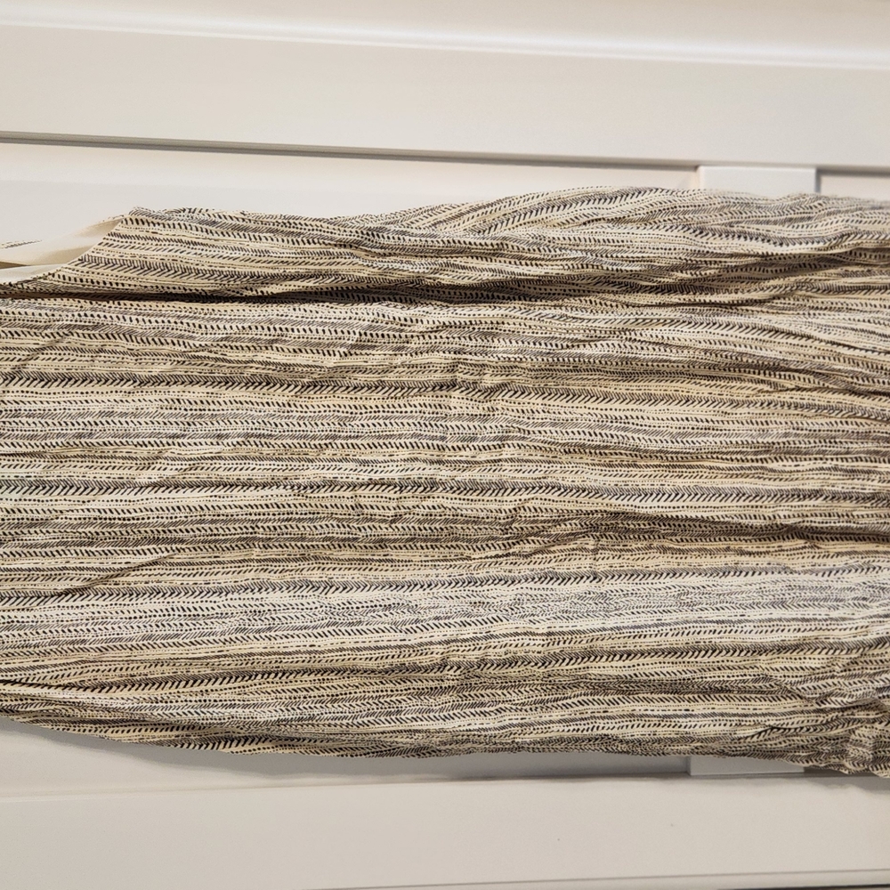 Striped Patterned Scarf with Tassels - Picture 3 of 3